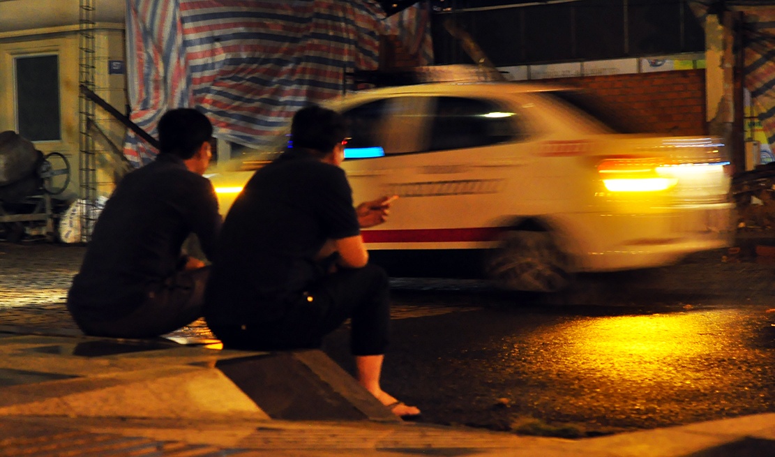 du khach tung tang vui choi dem truoc bao anh 6