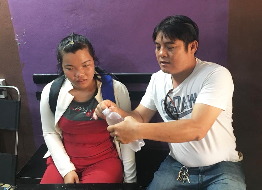 bị gái bán dâm lấy trộm xe máy ảnh 1 bi gai ban dam lay trom xe may anh 1