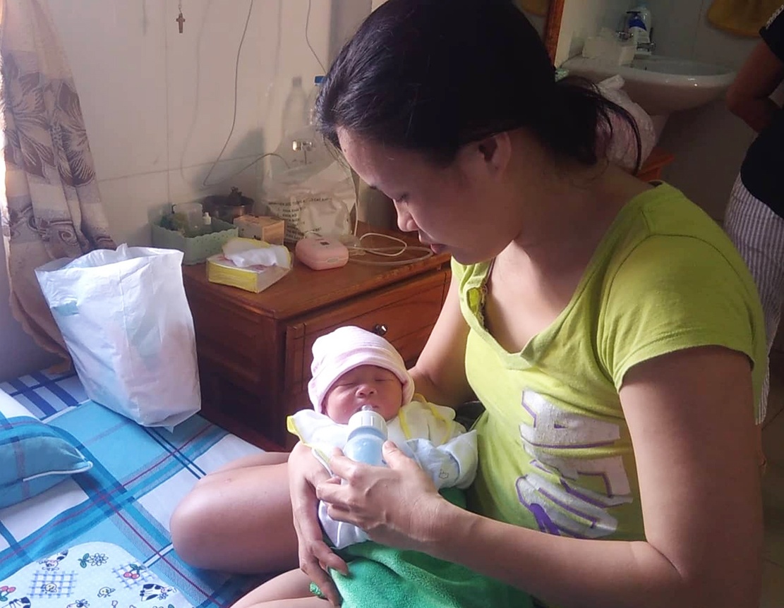 bé trai bị bỏ rơi ảnh 1 be trai bi bo roi anh 1