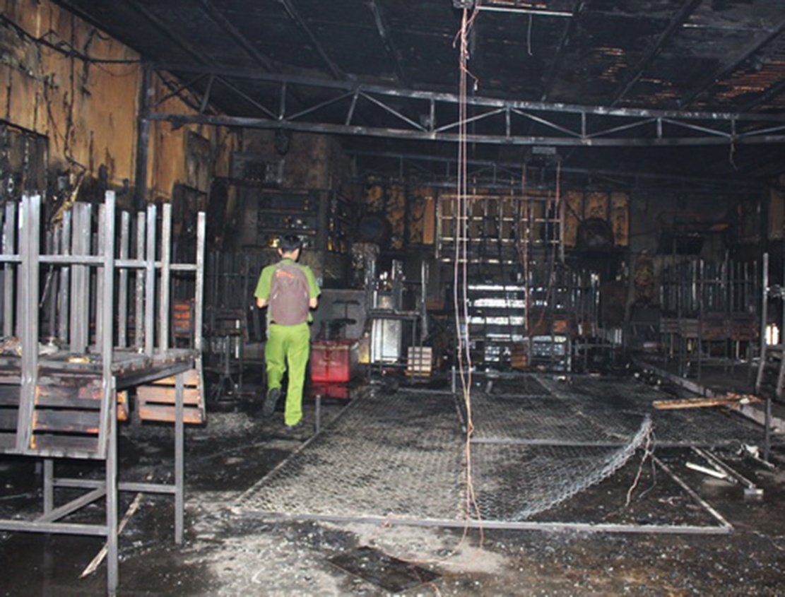 'Cua dong chat, khong ai thoat duoc' hinh anh