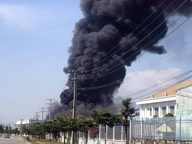 Cong ty go o Binh Duong chay du doi suot 2 gio hinh anh
