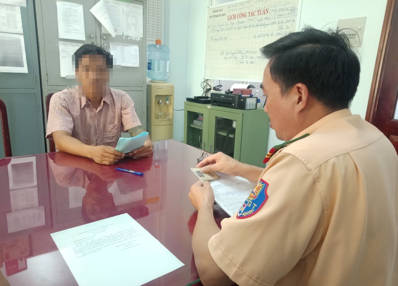 Phat hien them tai xe xe container duong tinh voi ma tuy hinh anh