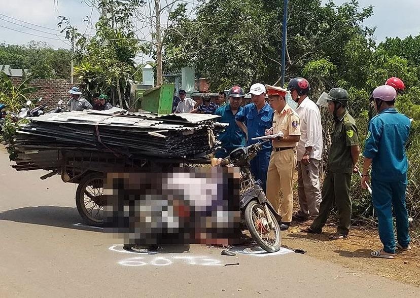 Bi tam ton tren xe ba gac cua vao co, nguoi di duong tu vong hinh anh