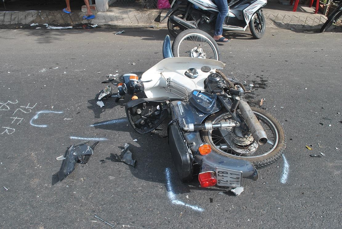 Oto tai tong hang loat xe may o Vung Tau hinh anh