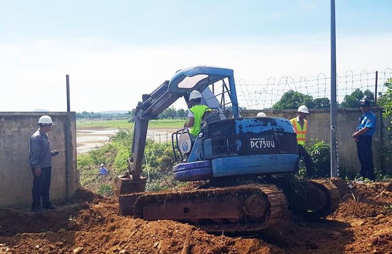 Khai quật cống xả thải của AB Mauri ảnh 1 Khai quat cong xa thai cua AB Mauri anh 1