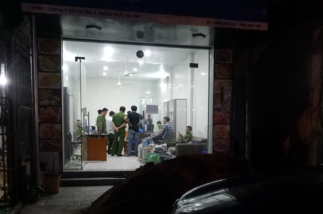 đình chỉ cảnh sát vụ giang hồ chặn xe ảnh 2 dinh chi canh sat vu giang ho chan xe anh 2