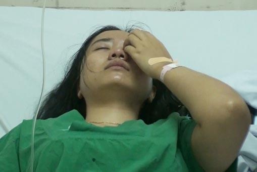 Dam vao mat nu bac si chi vi loa benh vien bi re hinh anh