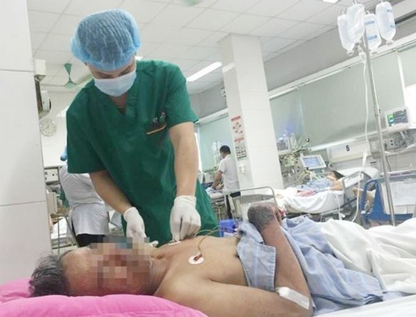 Nguoi dan ong ban thit o Ha Noi nguy kich vi nhiem lien cau khuan lon hinh anh