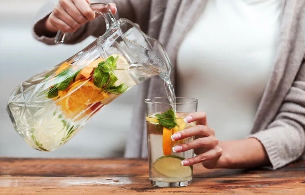 10 cach giup ban giu nuoc cho co the hinh anh