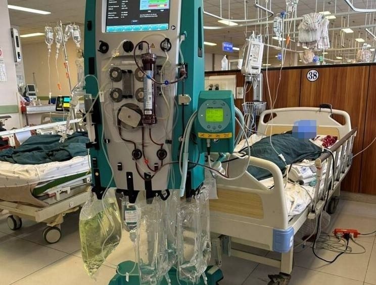 Nguoi dan ong nguy kich sau khi uong thuoc diet co hinh anh