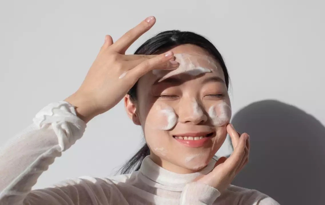 Co nen dung thuoc tranh thai de tri mun? hinh anh