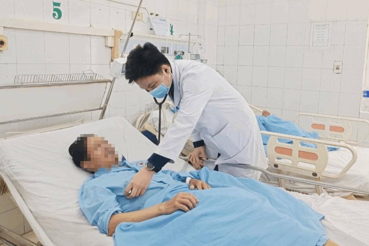 Nguoi tho xay mac benh tim mach hiem gap, ngung tuan hoan 2 lan hinh anh