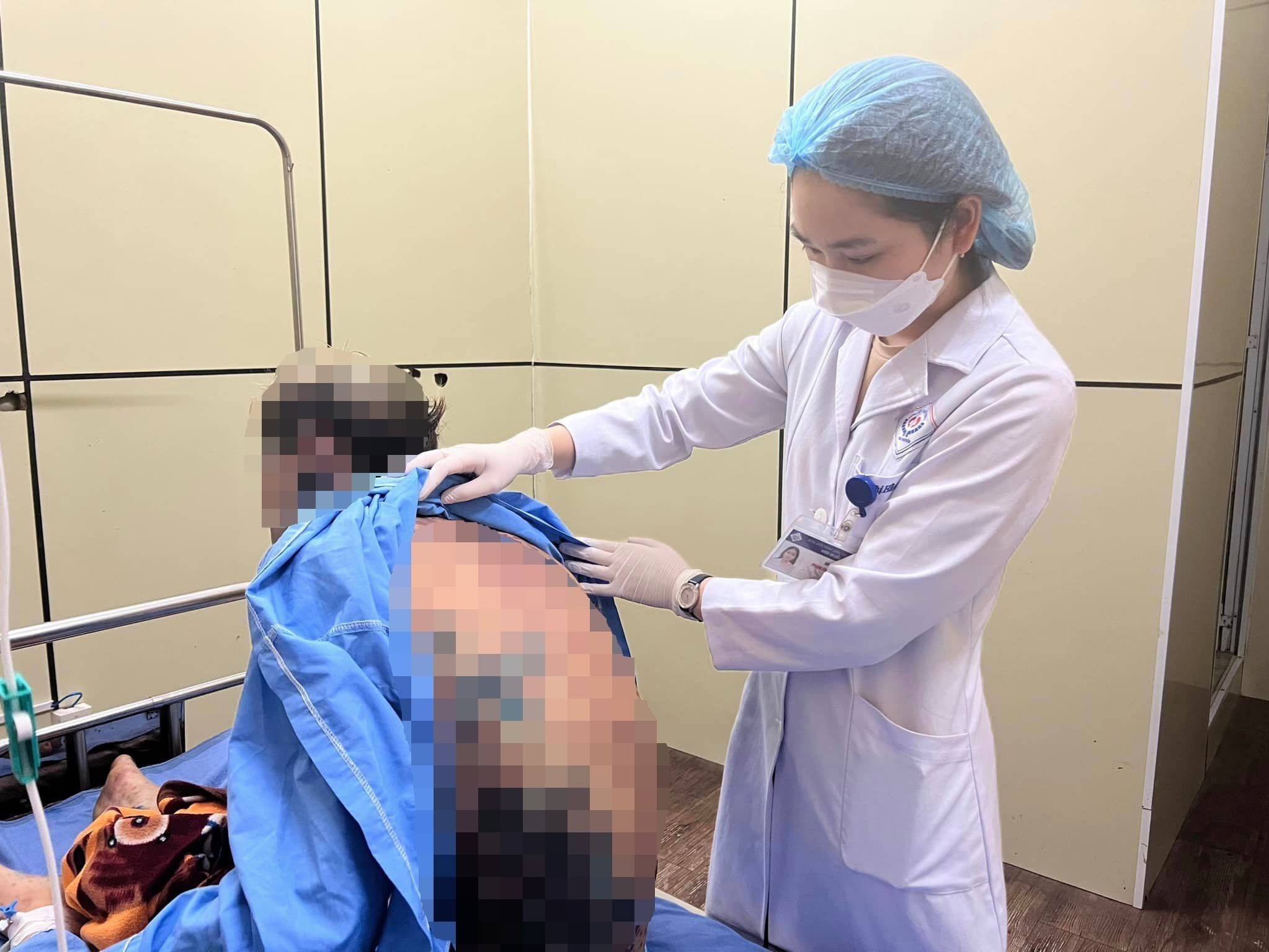 Tu mua thuoc uong, nam thanh nien bi di ung nhiem doc nang hinh anh