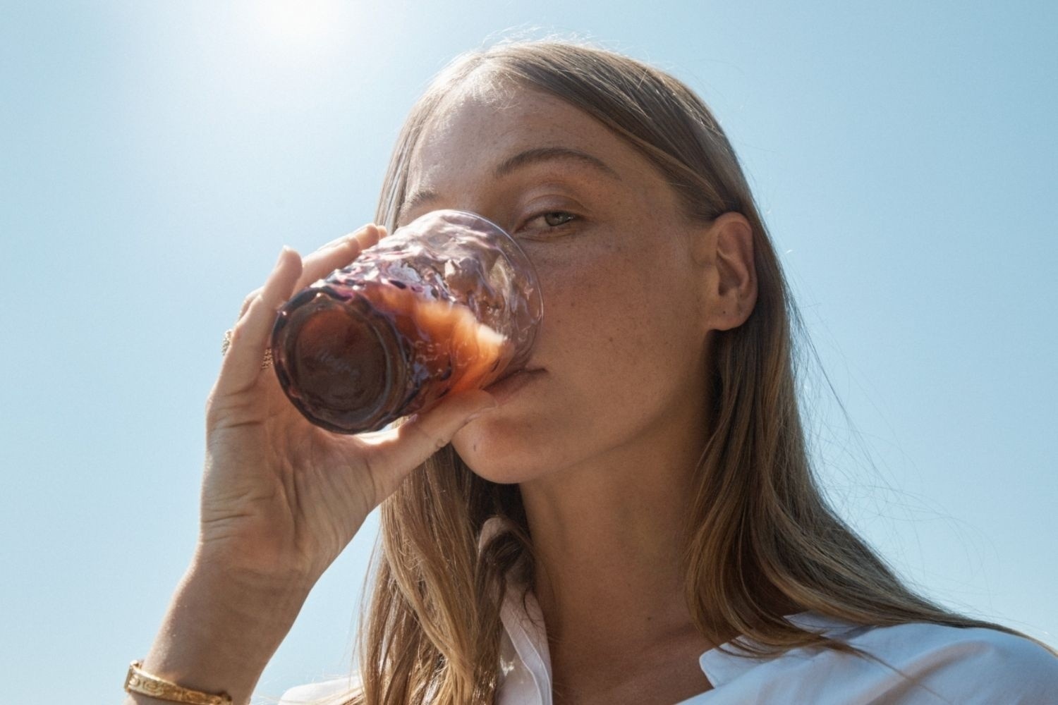 Do uong co duong gay mun trung ca? hinh anh