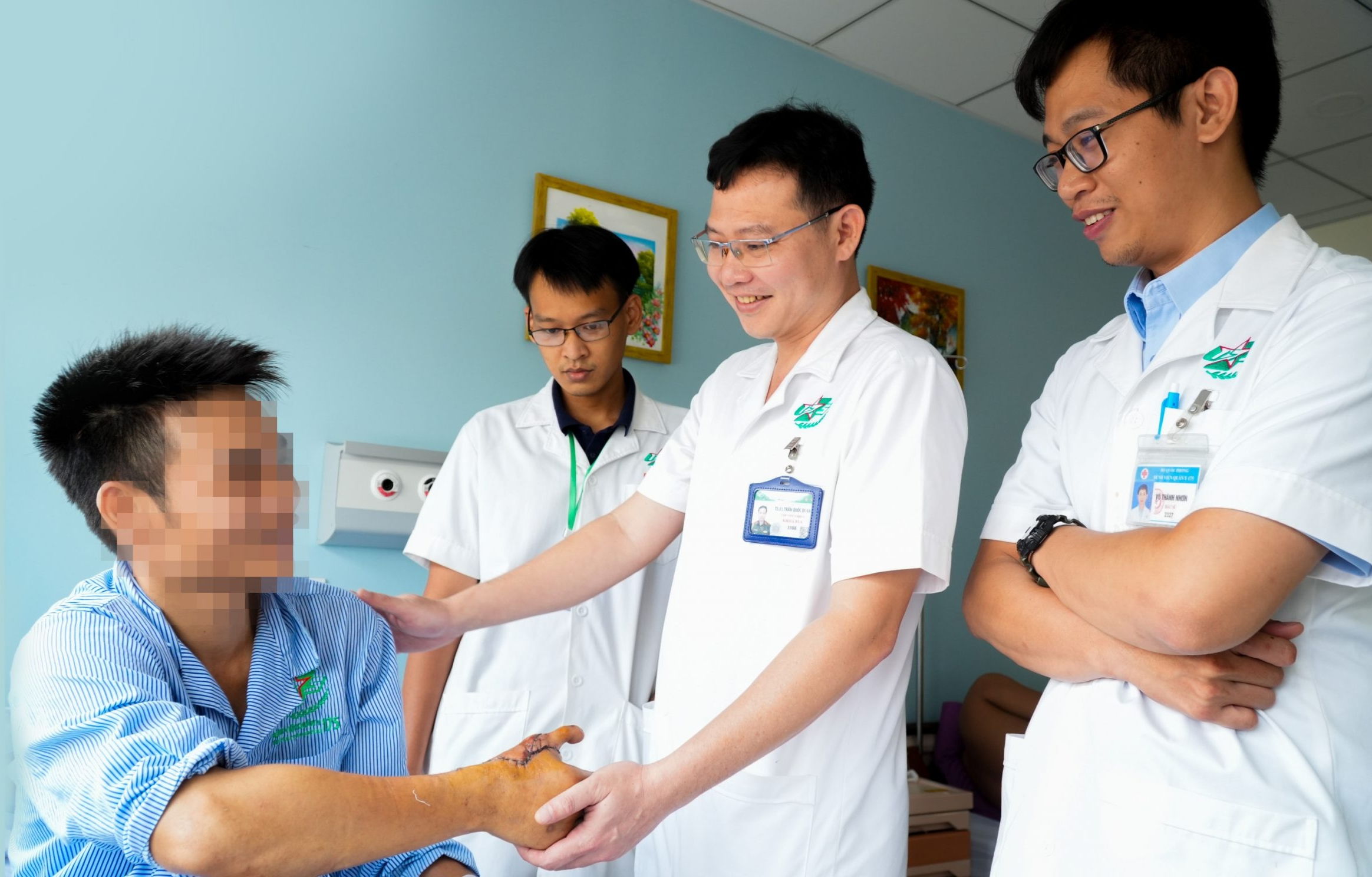 Them ca thanh cong noi ngon chan thanh ngon tay hinh anh