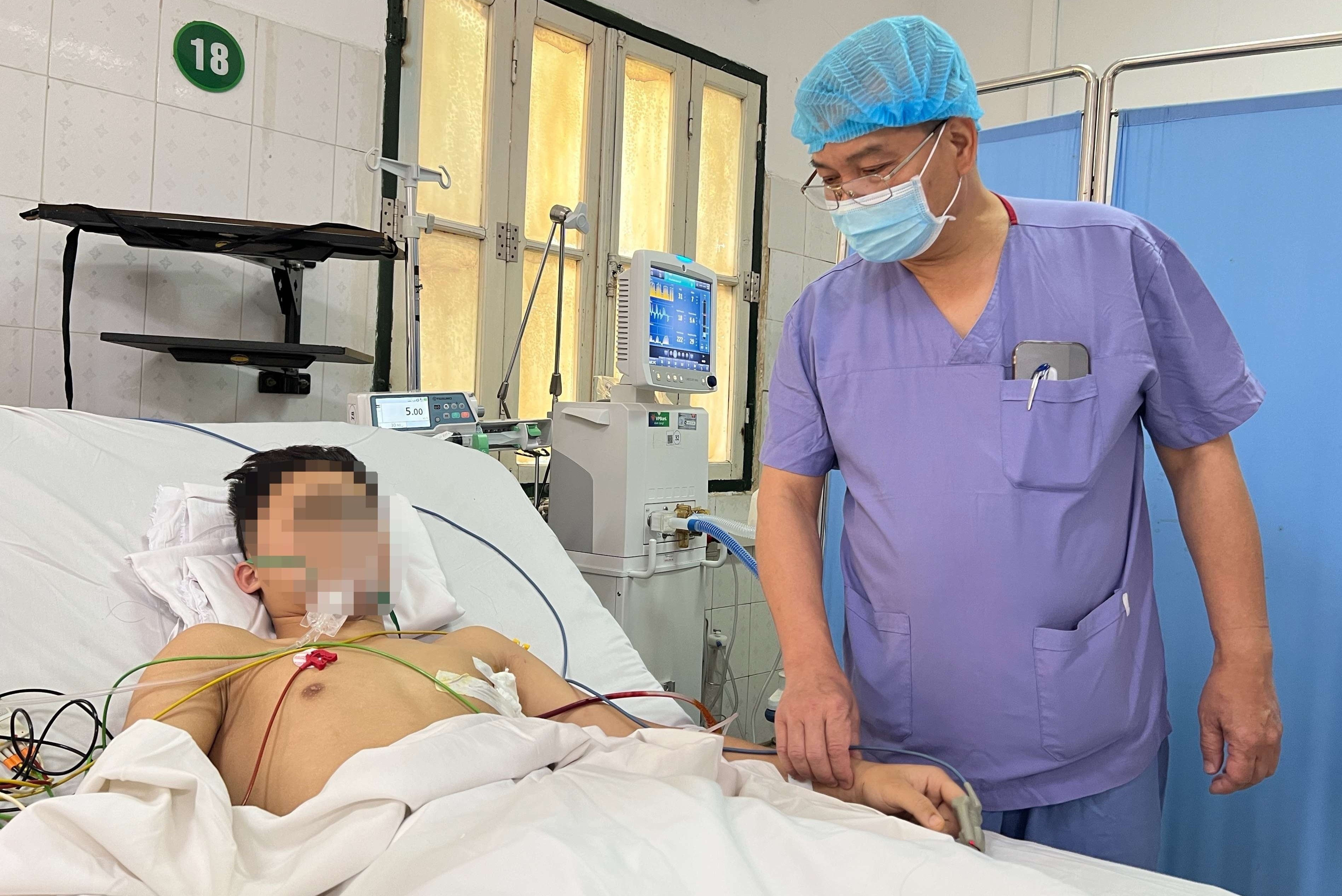 Nam thanh nien 17 tuoi bi da chan thuong do tai nan giao thong hinh anh