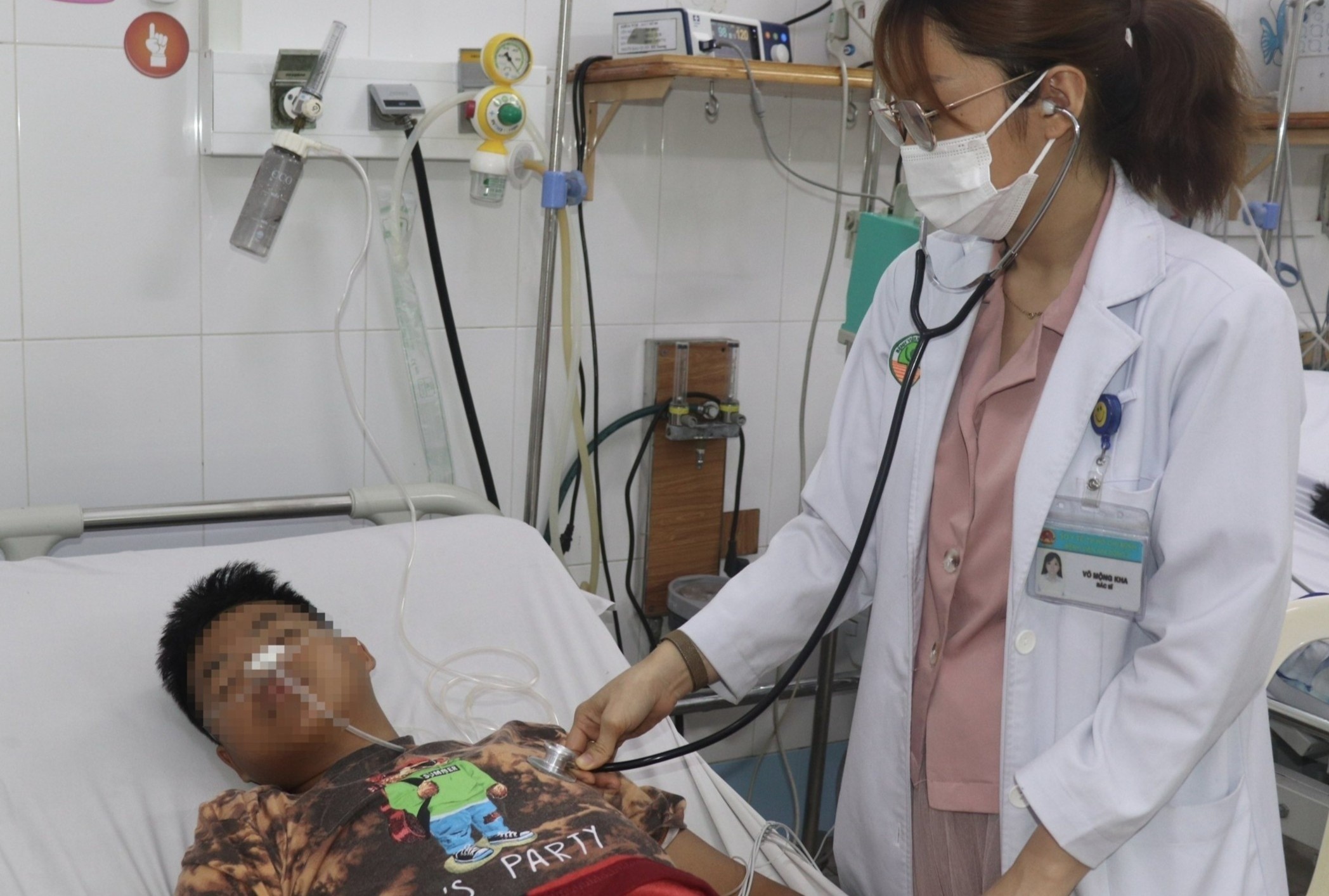 Suc khoe 3 tre o TP Thu Duc sau khi dung thuoc giai doc Botulinum hinh anh