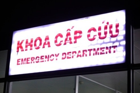 Bong nang vi con nuong muc, thai phu chuyen da khi dang cap cuu hinh anh