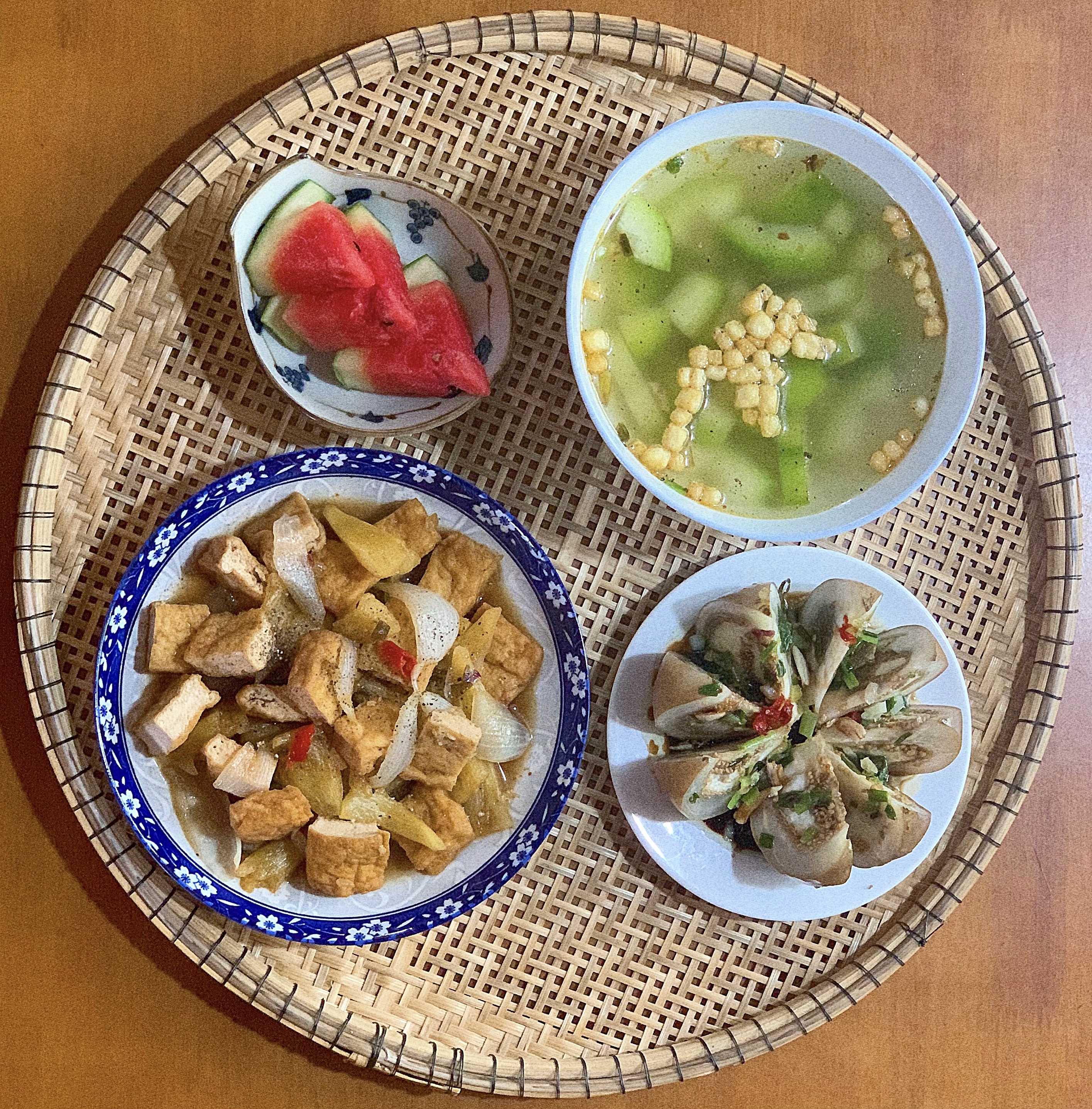 rau cu qua,  com chay,  mon an anh 14