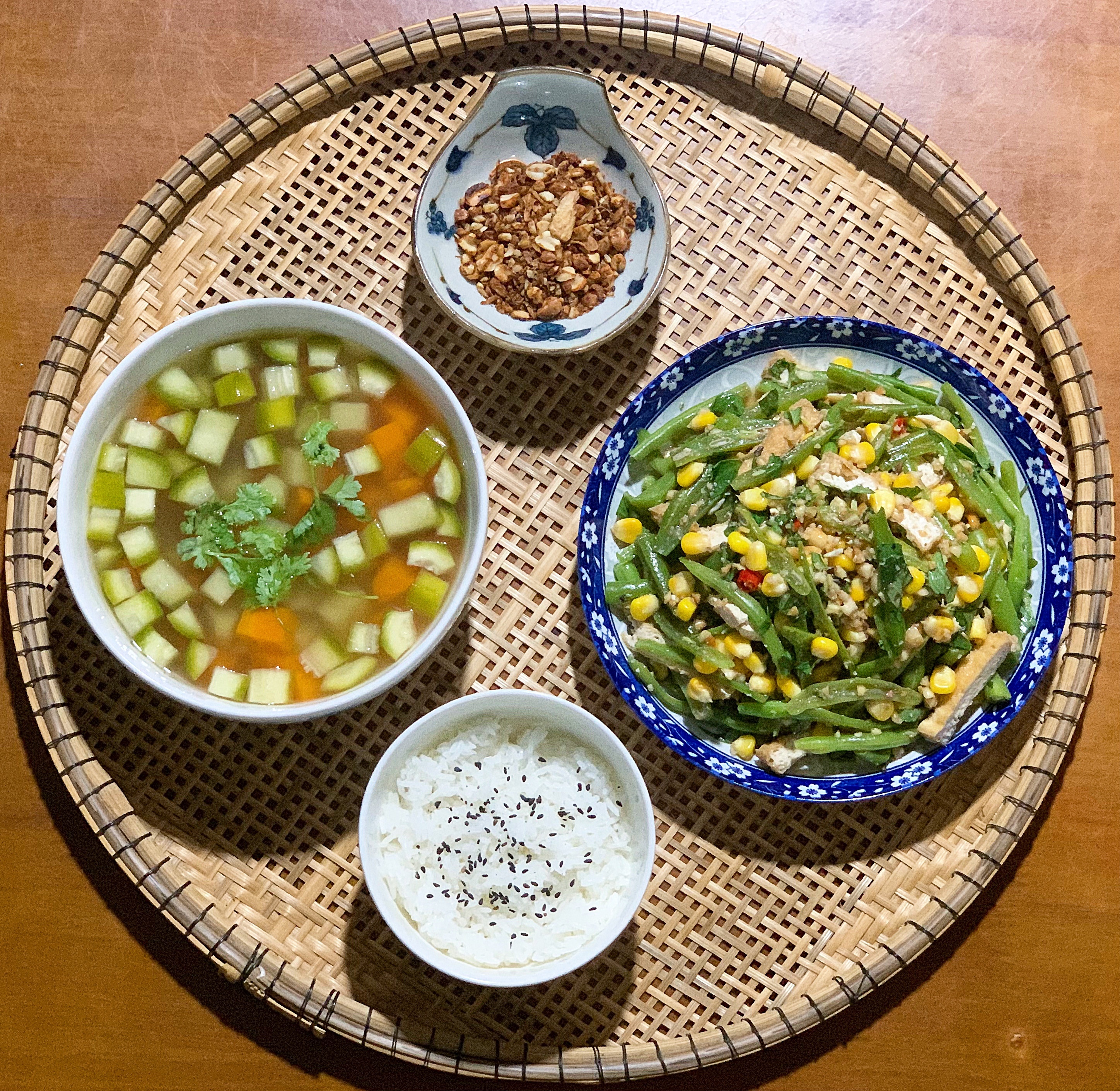 rau cu qua,  com chay,  mon an anh 11