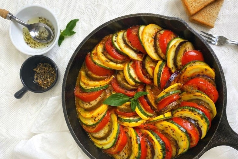 Tu lam Ratatouille voi rau cu tai nha hinh anh