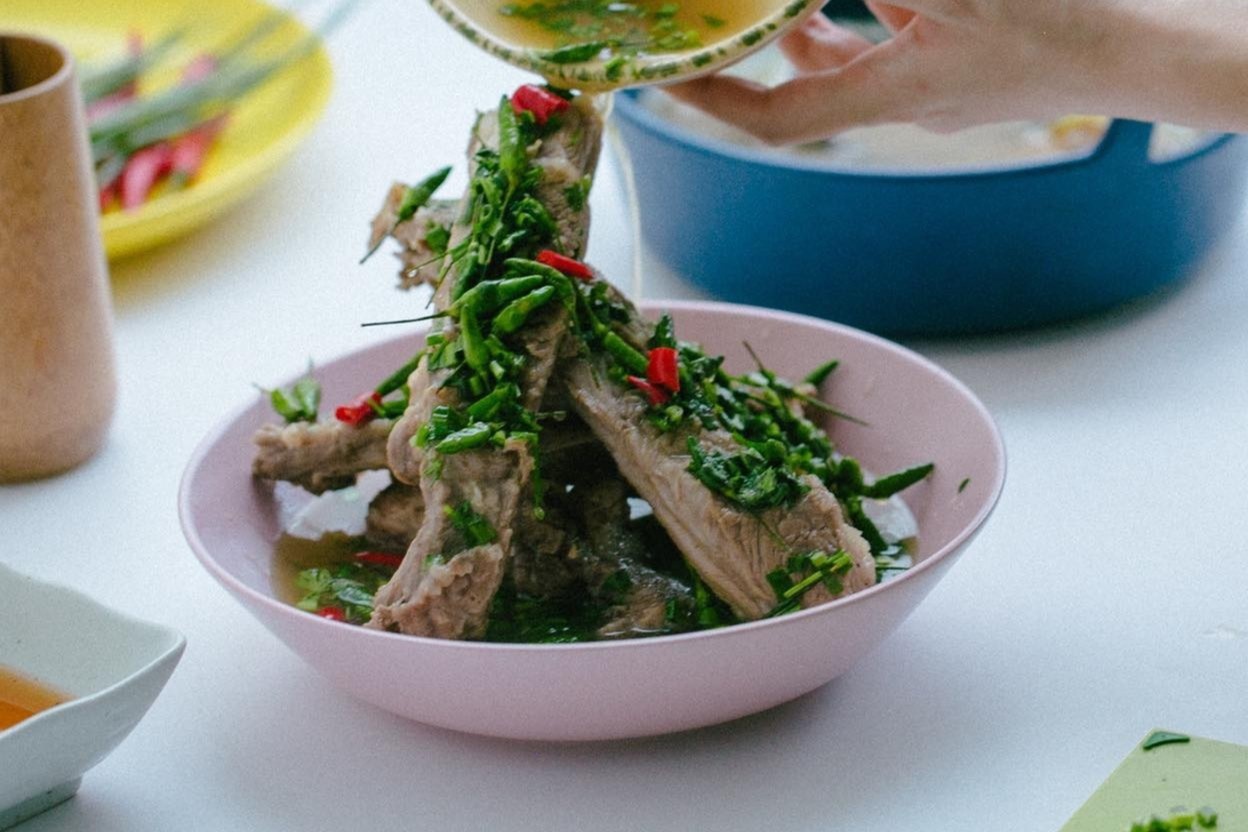 Tu lam suon sot ot kieu Thai tai nha hinh anh