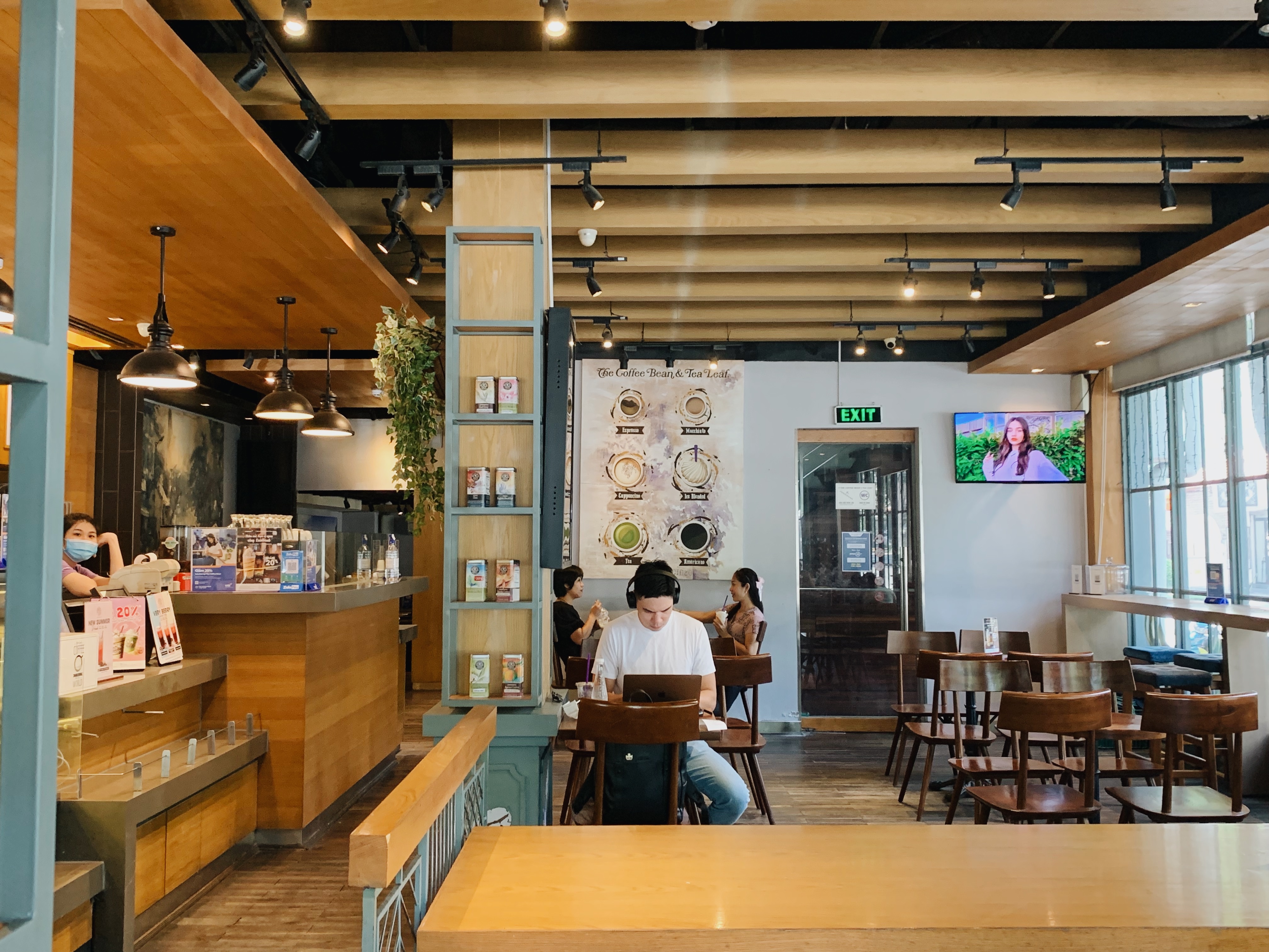 mo cua,  ban tai cho,  khach hang anh 4