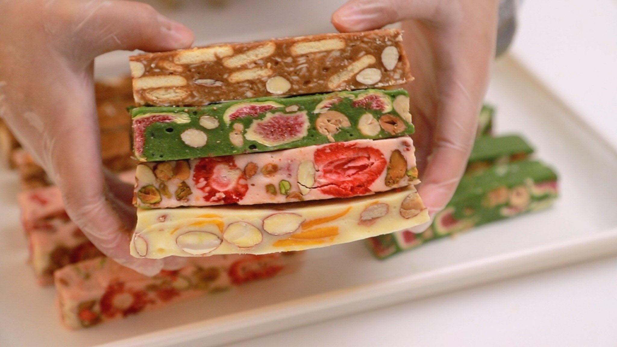 Lam keo nougat 4 vi an Tet hinh anh