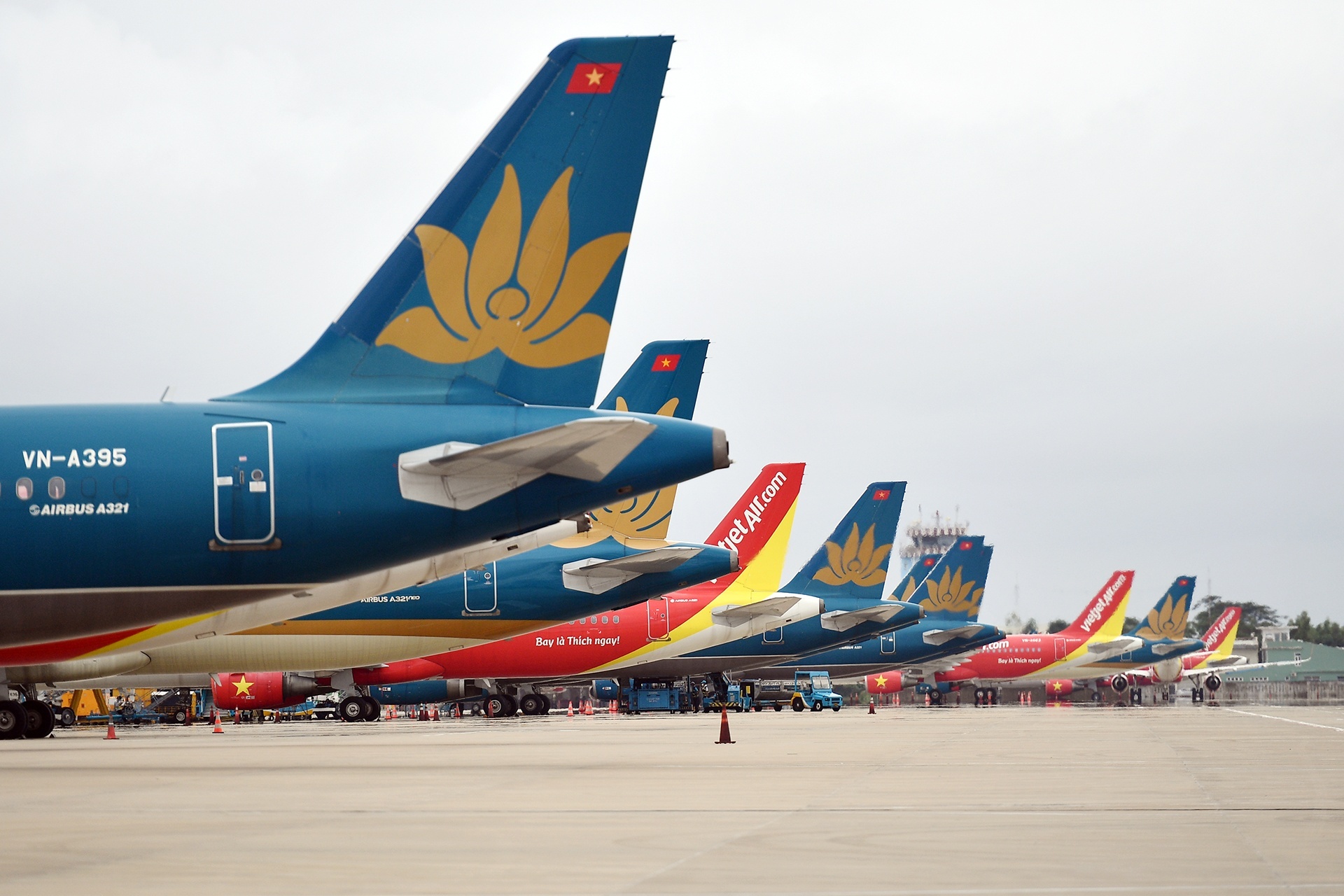 Hang hang khong neu nguyen nhan chuyen bay bi cham hinh anh