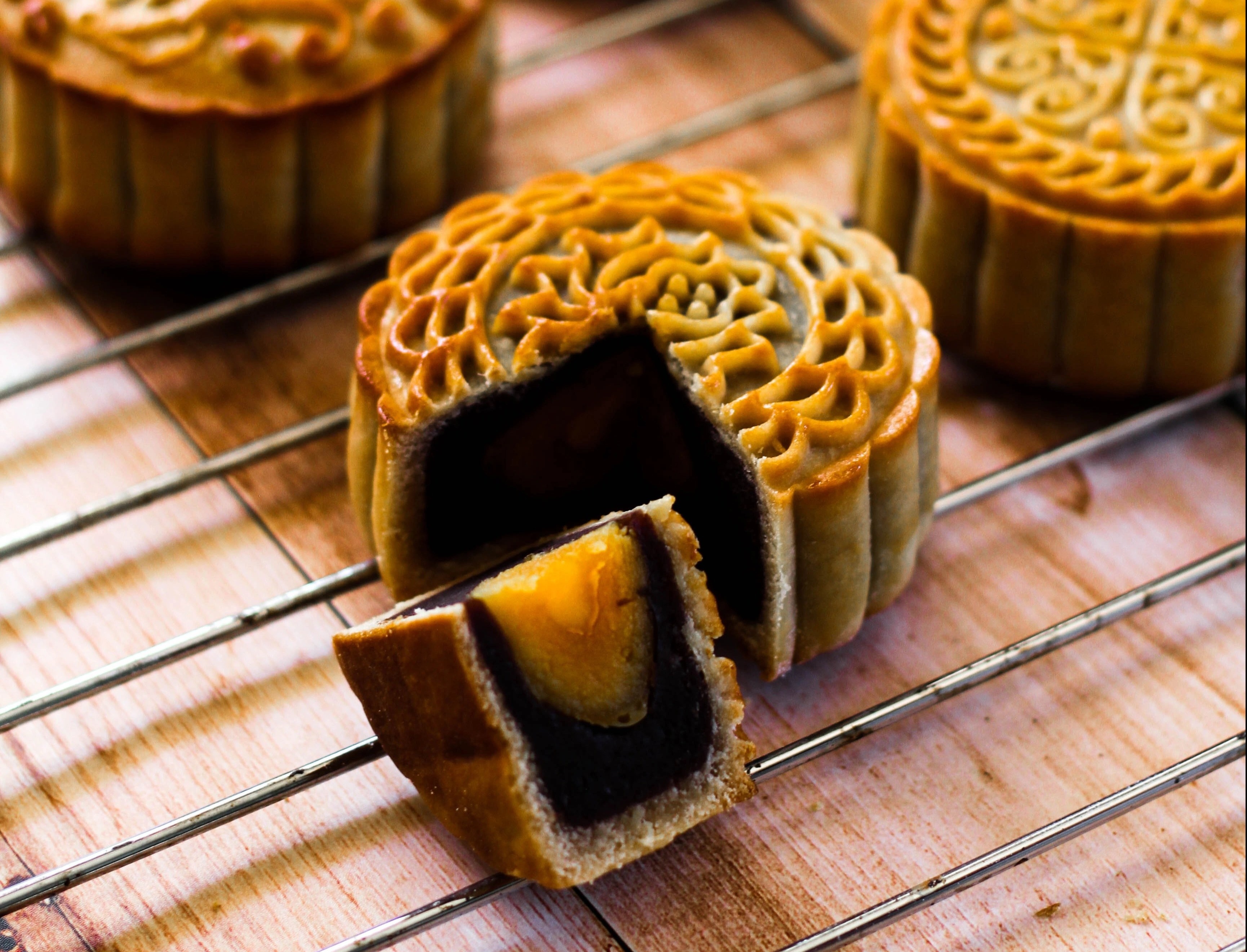 Thanh ly banh trung thu nua gia tren 'cho mang' hinh anh