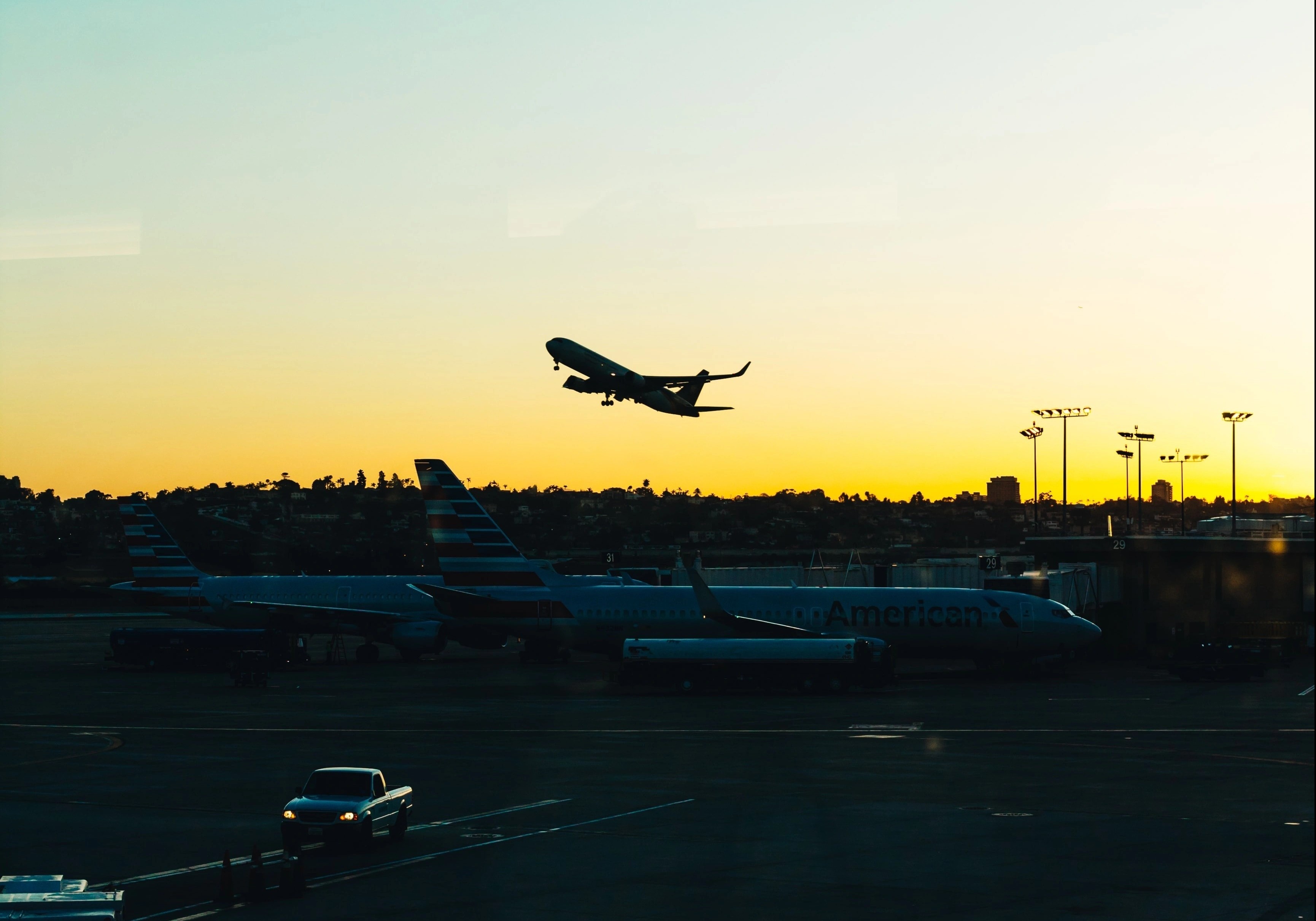 Google Flight chi thoi diem vang de dat ve may bay gia re hinh anh