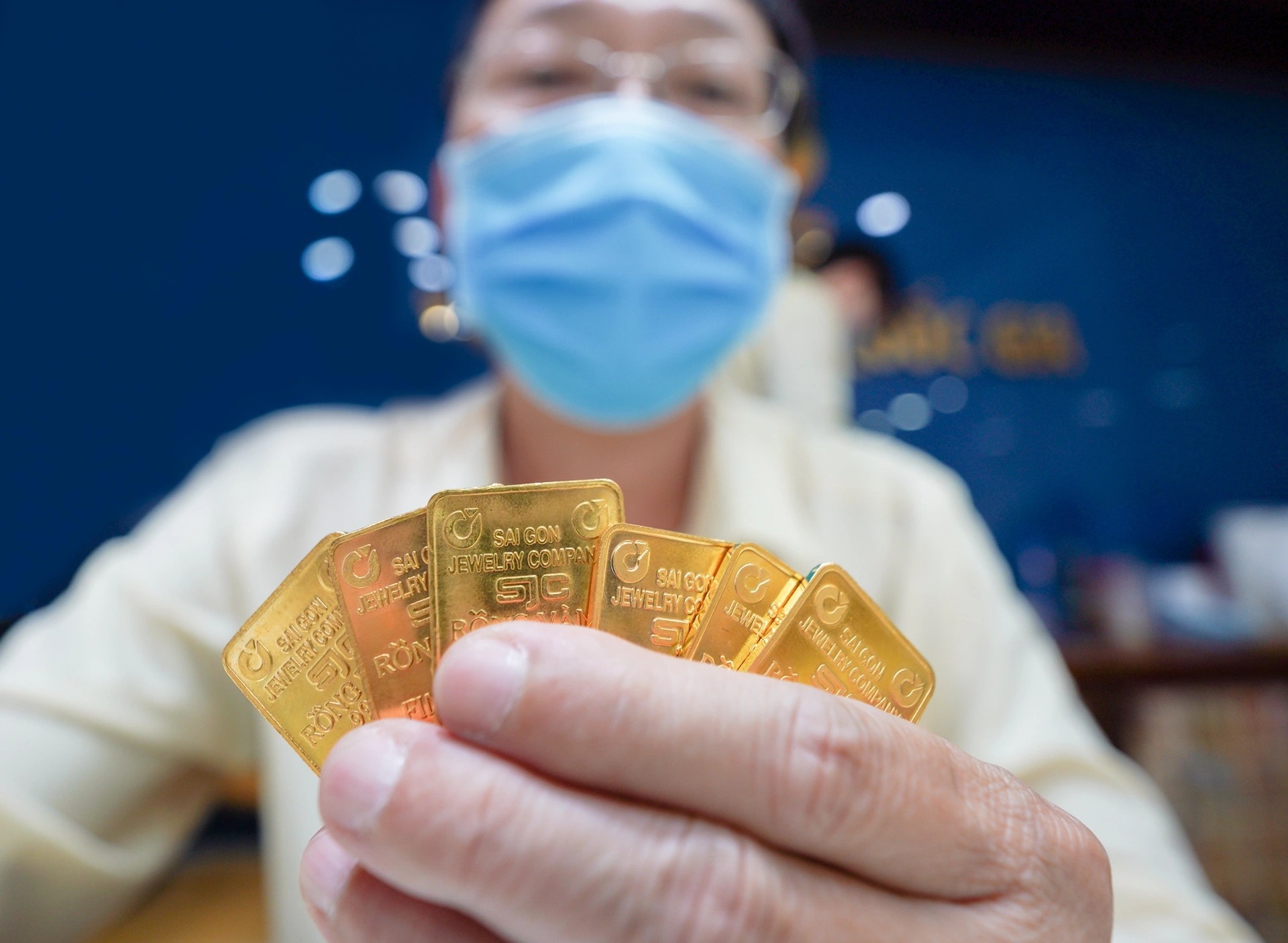 Gia vang bat tang tro lai sau chuoi ngay lao doc hinh anh