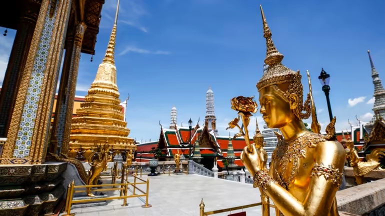 Khach san hang sang, cong vien giai tri o at mo cua o Dong Nam A hinh anh