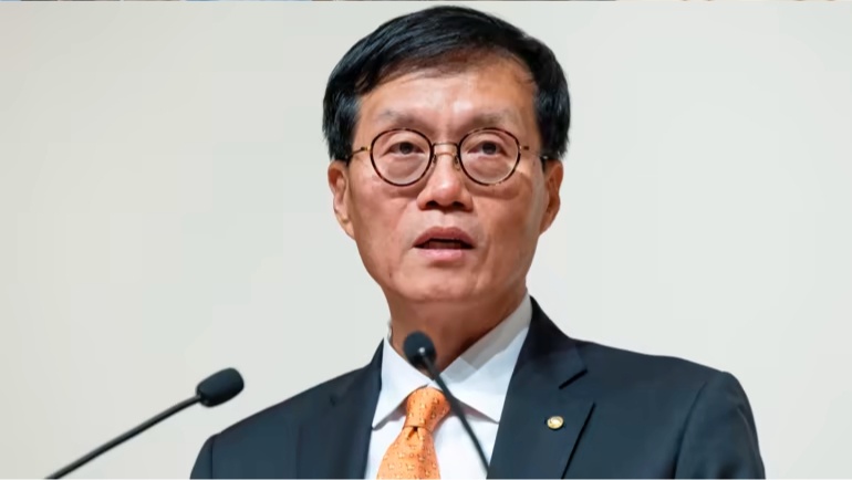 Chau A,  ngan hang trung uong,  kinh te anh 4