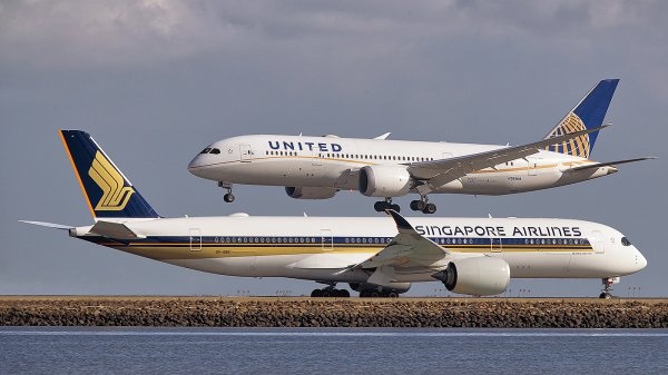 Hang khong chau A nhon nhip tro lai hinh anh