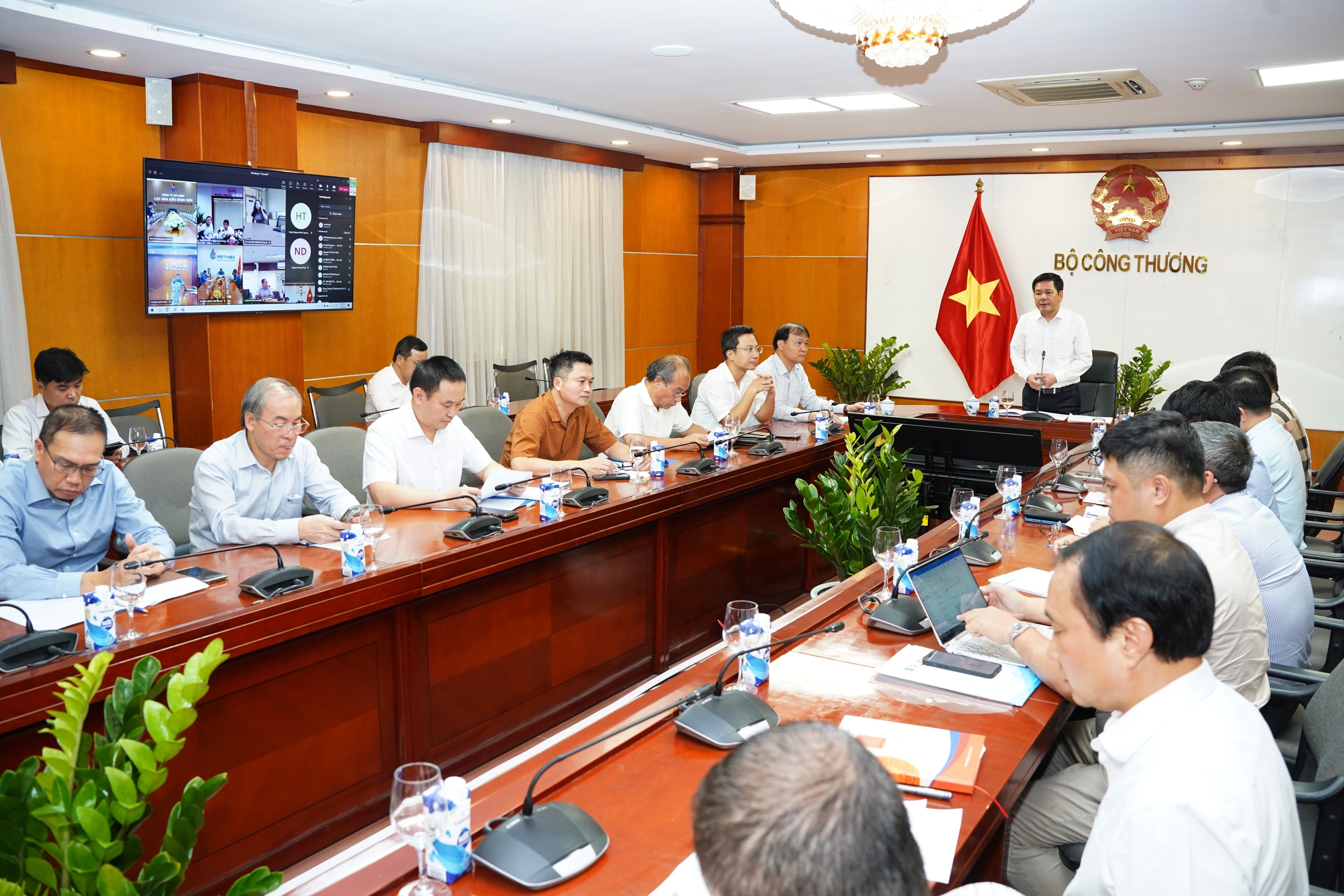 doanh nghiep,  phan phoi,  dut gay anh 1