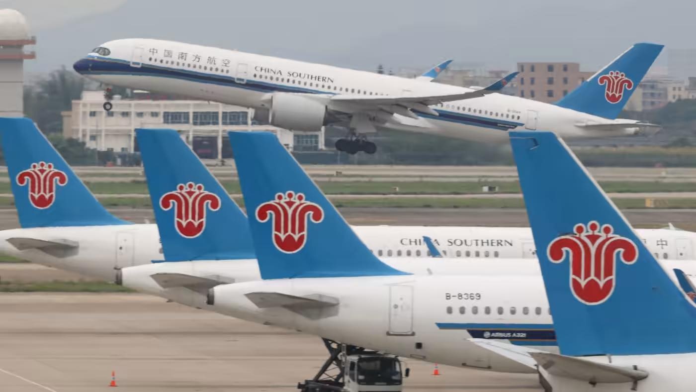 Nganh hang khong chau A u am hinh anh