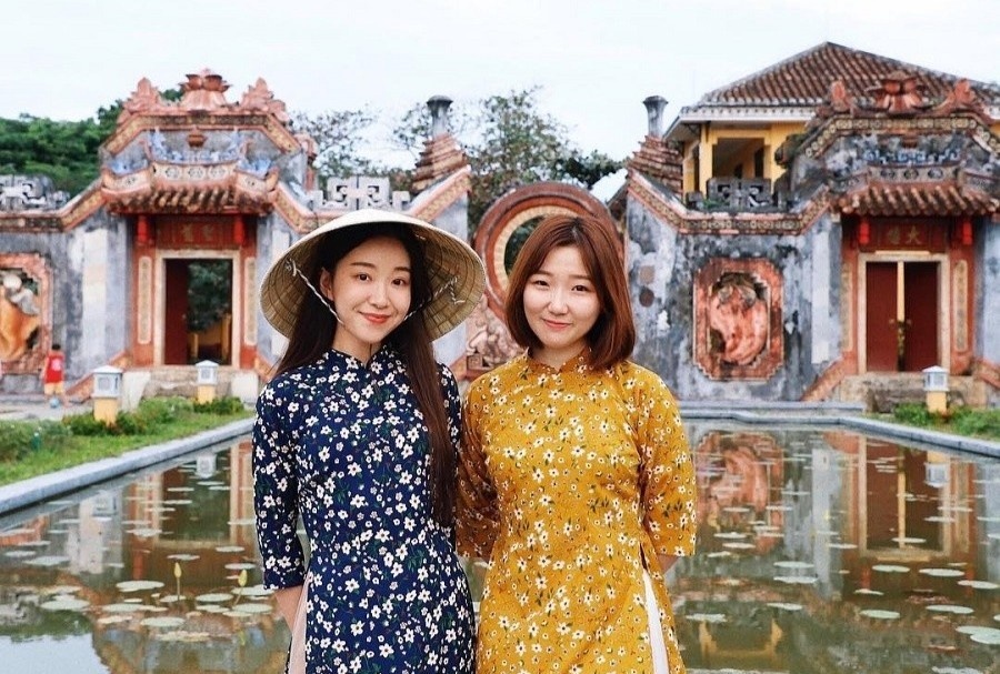 Du khach Han Quoc, Nhat Ban con mu mo ve Viet Nam hinh anh