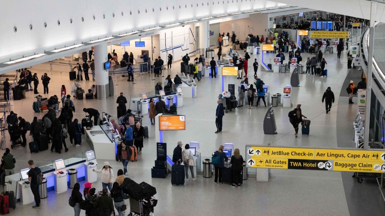 Nhu cau dat ve may bay quoc te toi Viet Nam tang 2.200% hinh anh