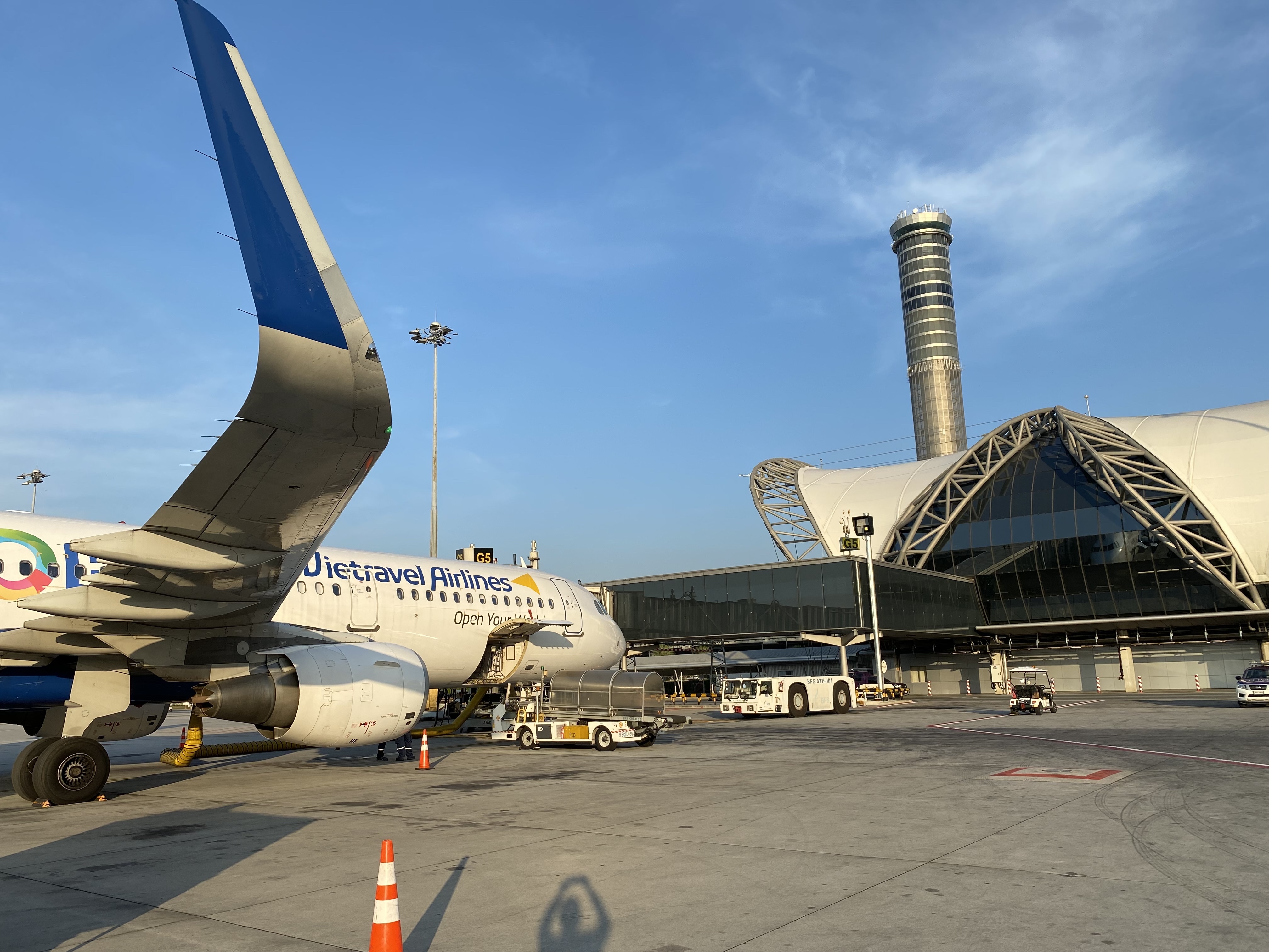 Vietravel tang von dieu le, tai cau truc doanh nghiep hinh anh