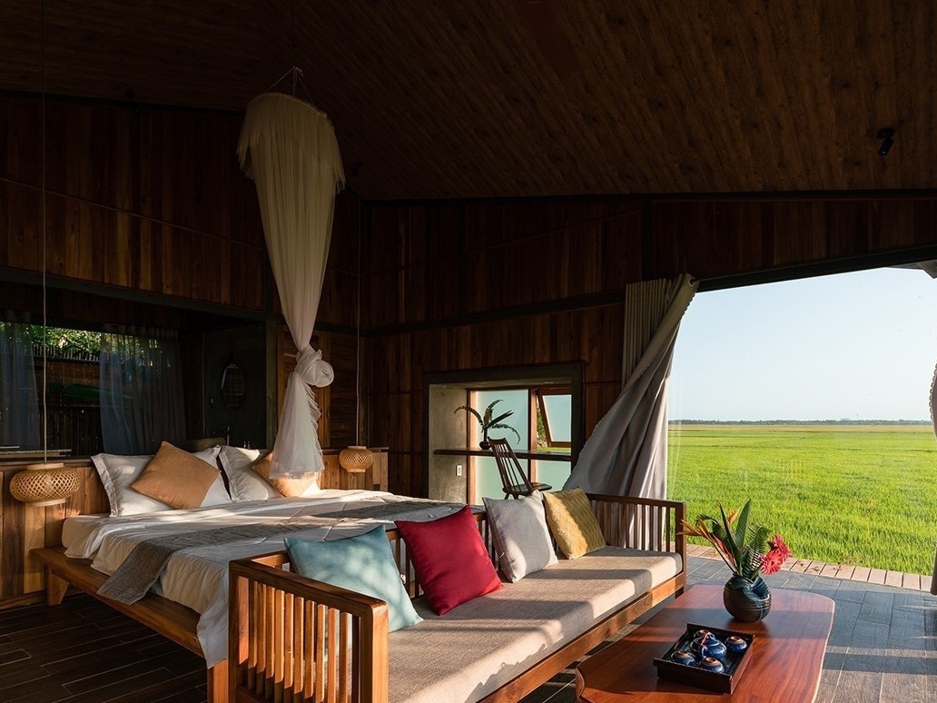 vang ve,  e am,  du lich anh 2