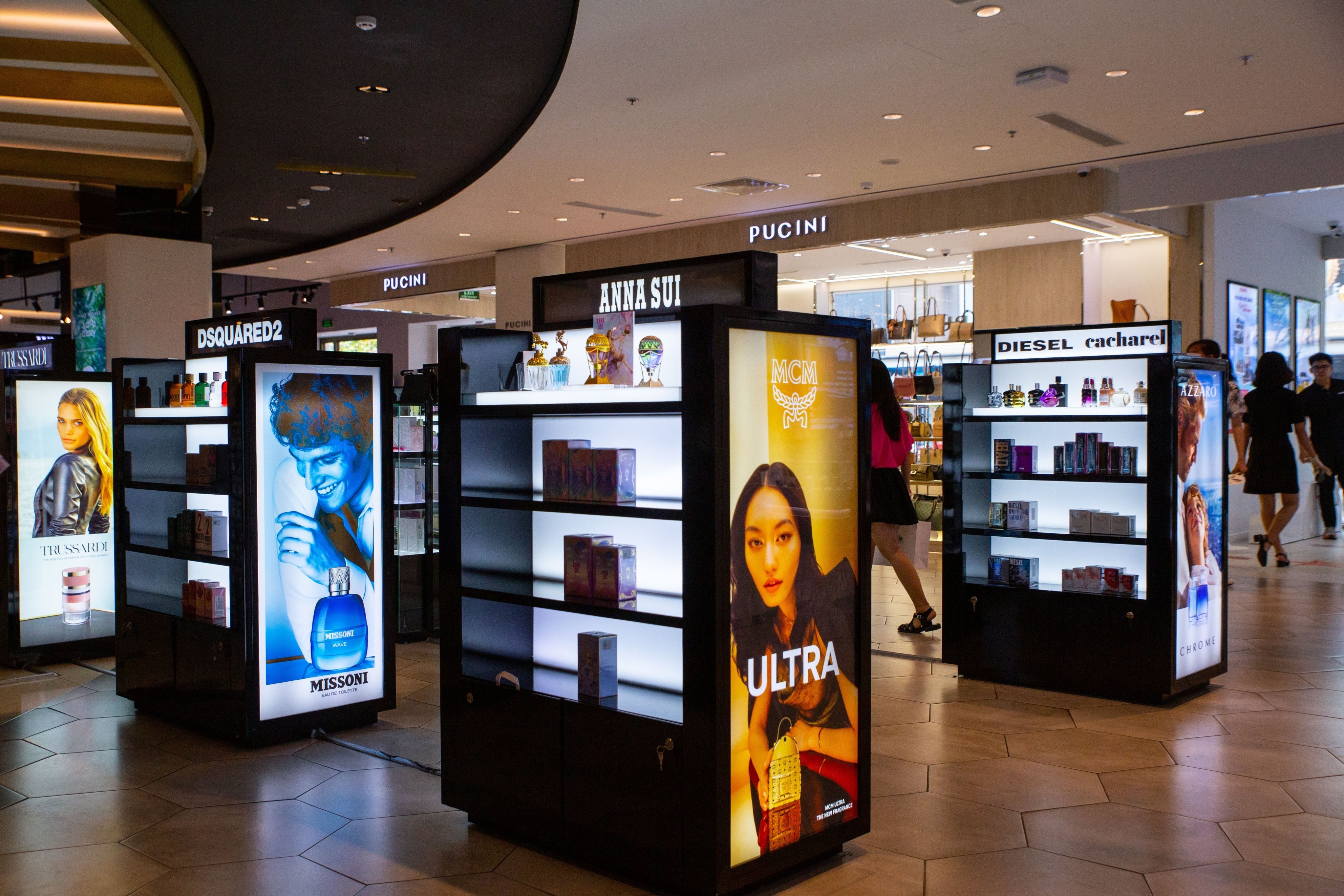 Muji,  UNIQLO,  vang ve anh 6