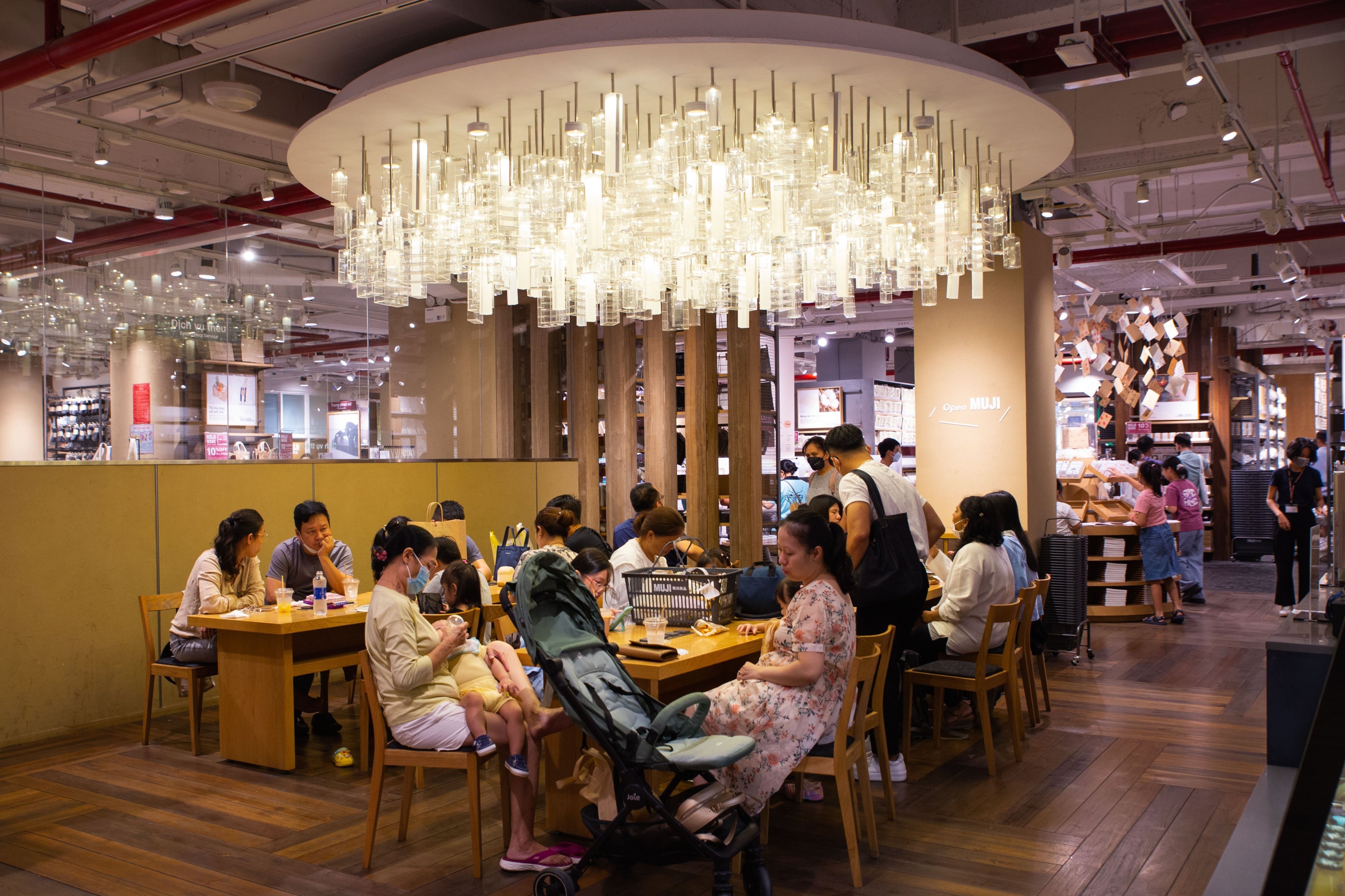 Muji,  UNIQLO,  vang ve anh 5