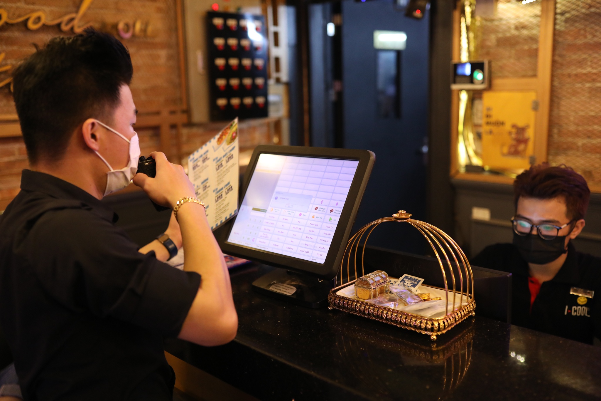 mo cua,  PCCC,  chay anh 6