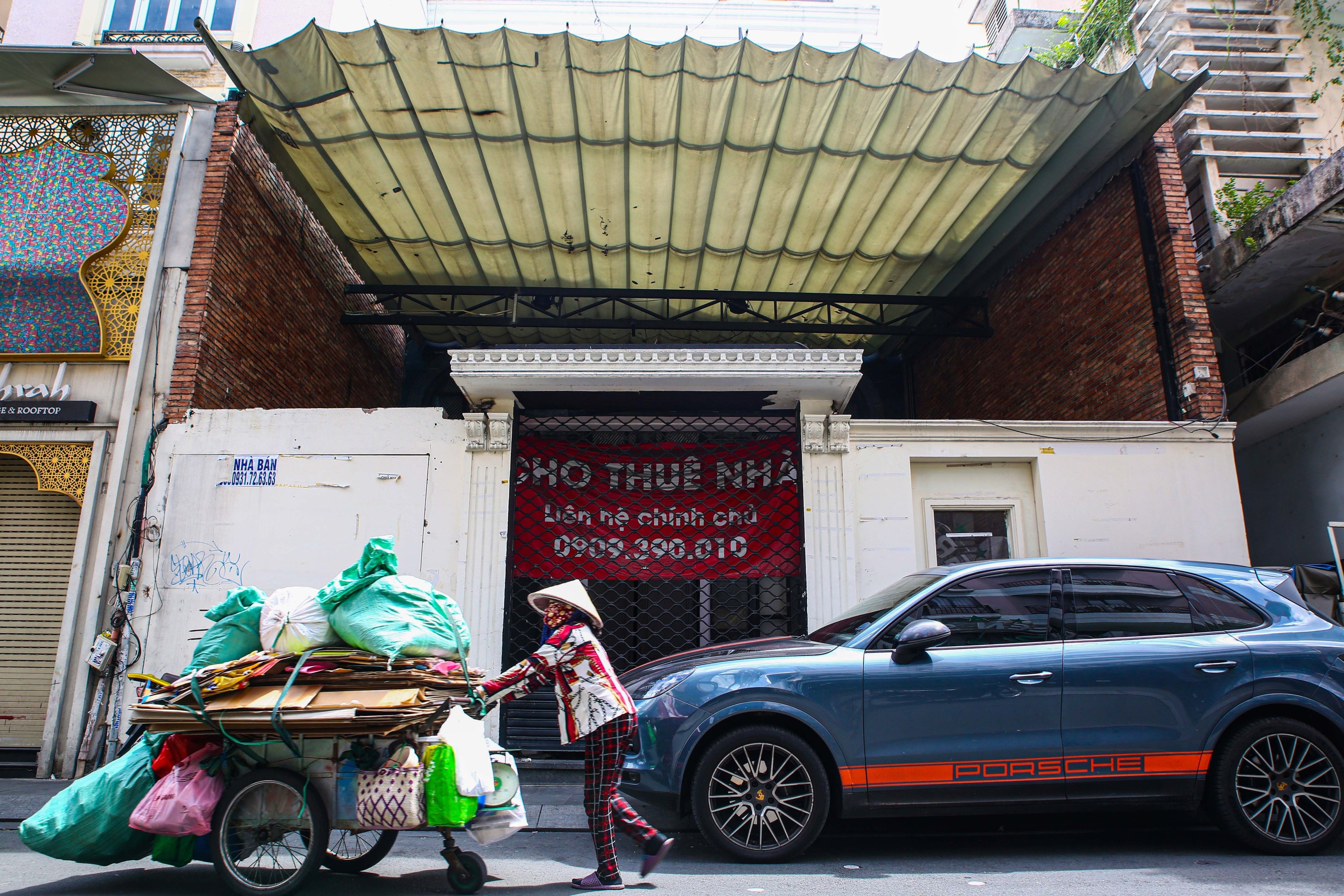 Nha tien ty pho Tay o TP.HCM cho thue khong duoc, ban cung khong xong hinh anh