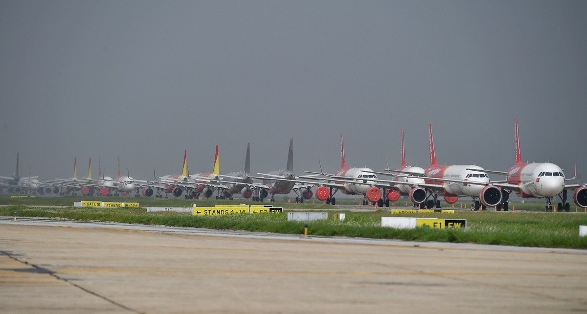 May bay lien tiep can phai dinh o Noi Bai va Tan Son Nhat hinh anh