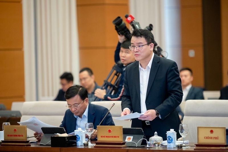 Xem xet cap hon 2.500 ty dong cho EVN keo dien ra Con Dao hinh anh