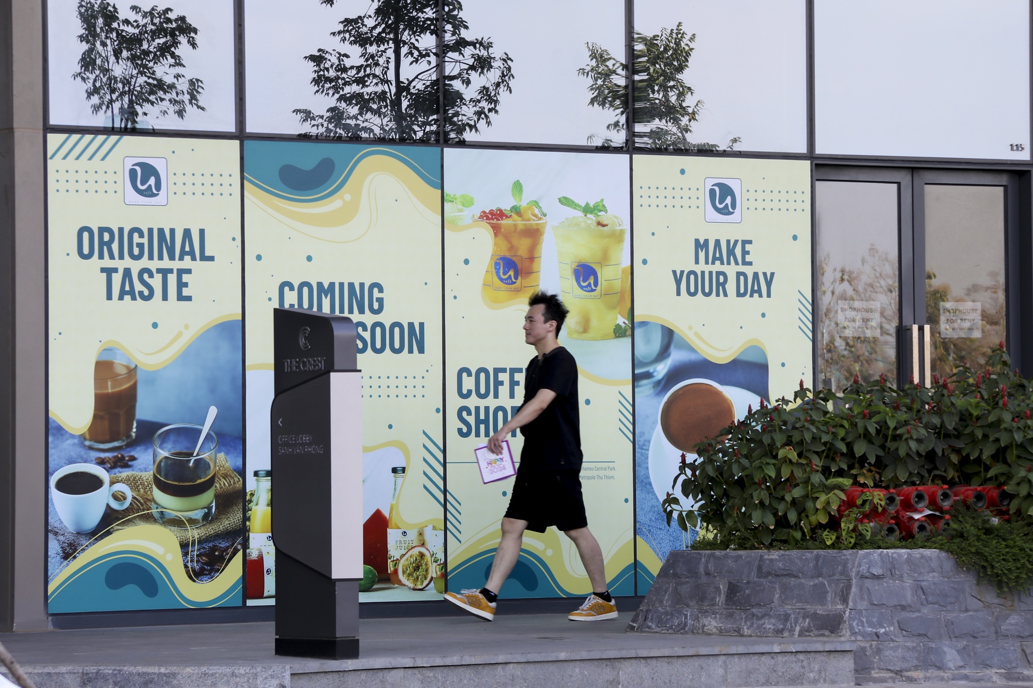 The Metropole,  cua hang,  khach hang anh 11