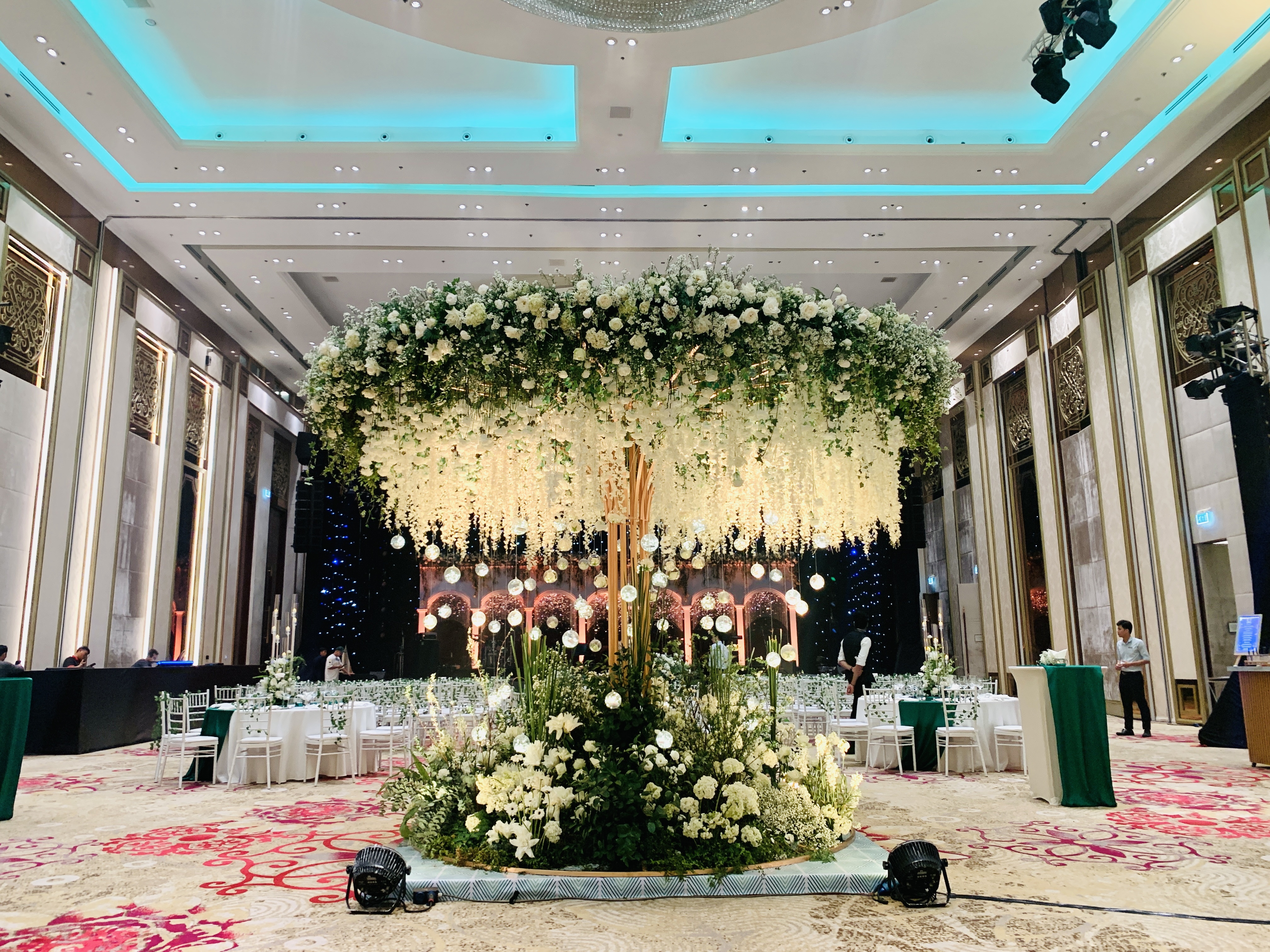 tiem nang,  dam cuoi,  ty phu anh 2