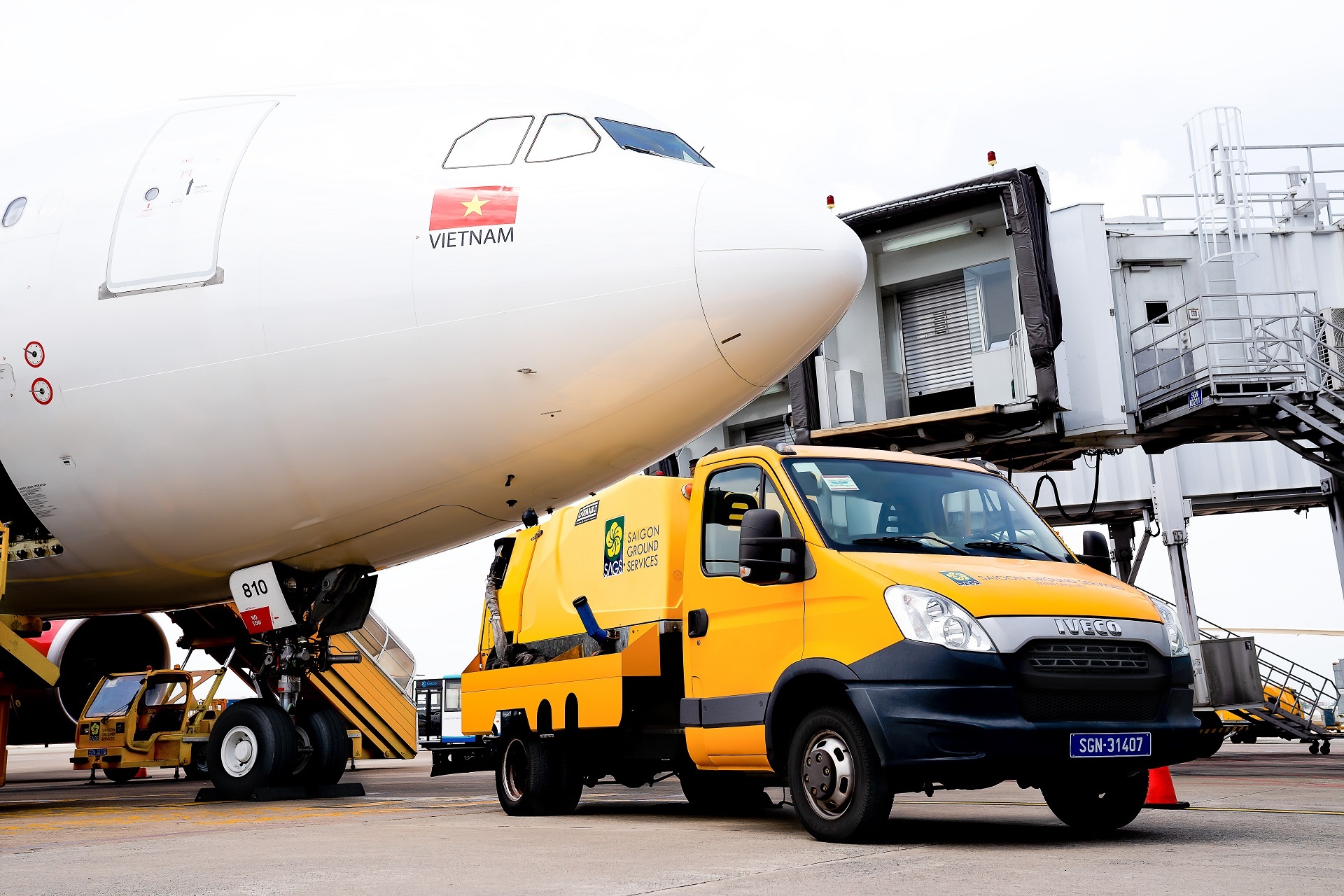 SAGS giam sau loi nhuan vi khoan no kho doi cua Bamboo Airways hinh anh